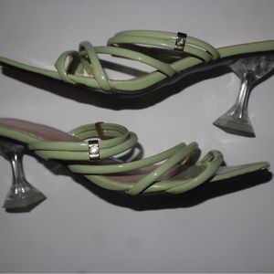 Pastel green sz 6